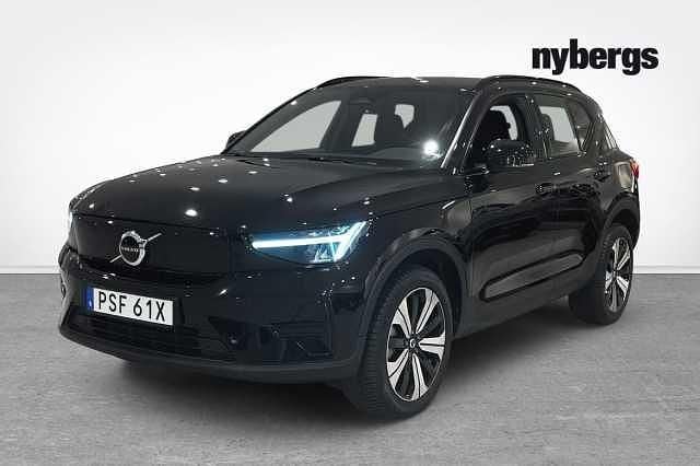 Svart Begagnad 2022 Volvo XC40 Core SUV | 315 000 kr (Marknadspris) - Bild 1/4