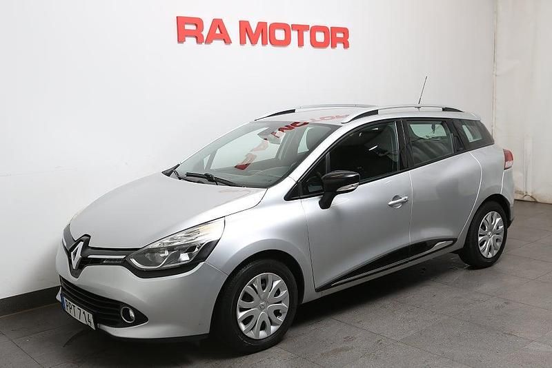 Begagnad Renault Clio GrandTour 90 HK (66 kW) 2014 Silver Kombi