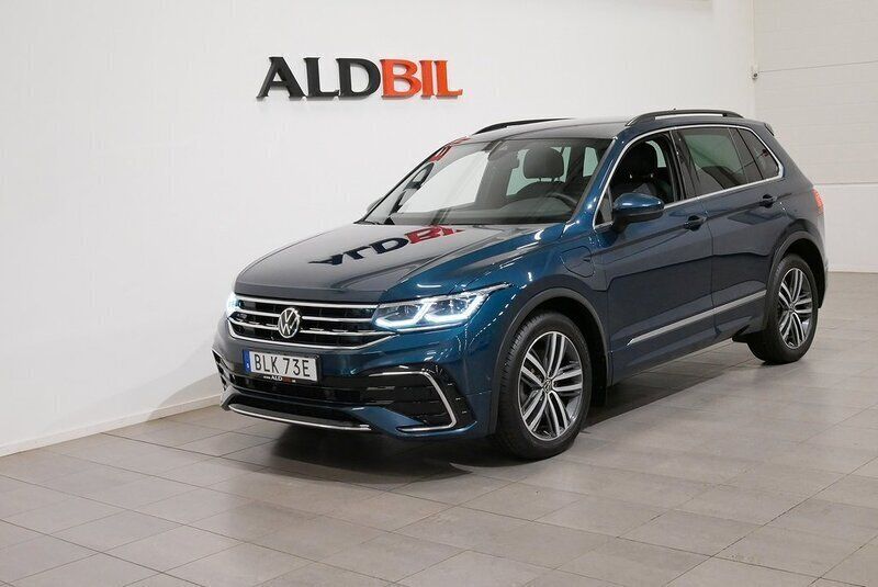 Blå Begagnad 2021 VW Tiguan R-line SUV | 305 000 kr (Bra pris) - Bild 1/3