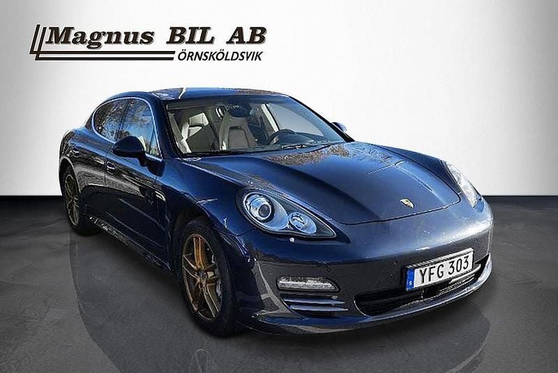 Begagnad Porsche Panamera 400 HK (294 kW) 2011 Blå Halvkombi
