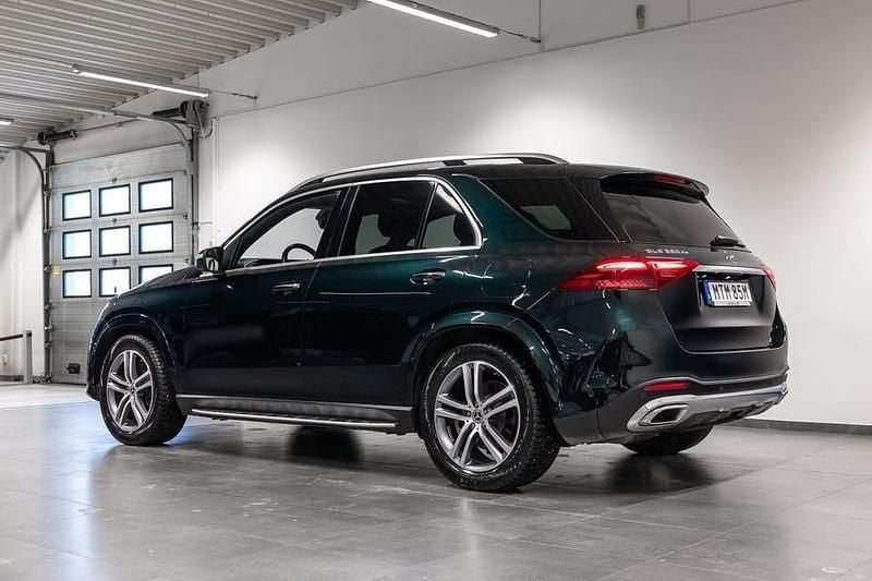 Begagnad Mercedes GLE350 AMG Line Premium Plus 333 HK (244 kW) 2024 Smaragdgrön metallic