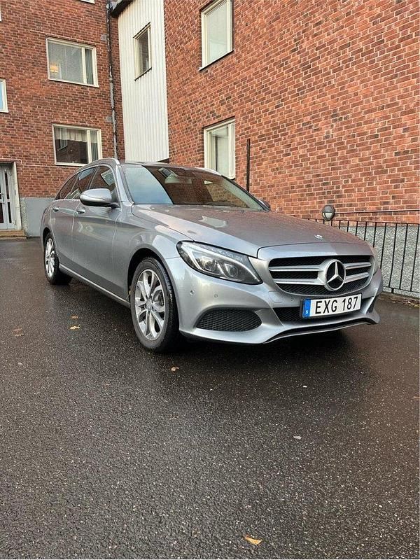 Silver Begagnad 2015 Mercedes C220 Avantgarde Kombi | 165 000 kr (Marknadspris) - Bild 1/4