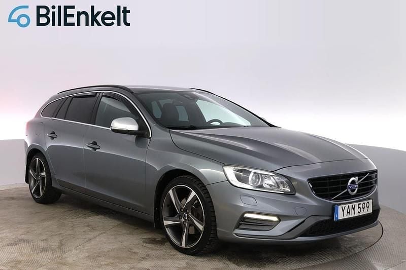 Grå Begagnad 2015 Volvo V60 R-Design Kombi | 174 900 kr (Dyr) - Bild 1/4