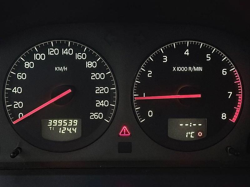 Begagnad Volvo V70 200 HK (147 kW) 2001 Brun Kombi