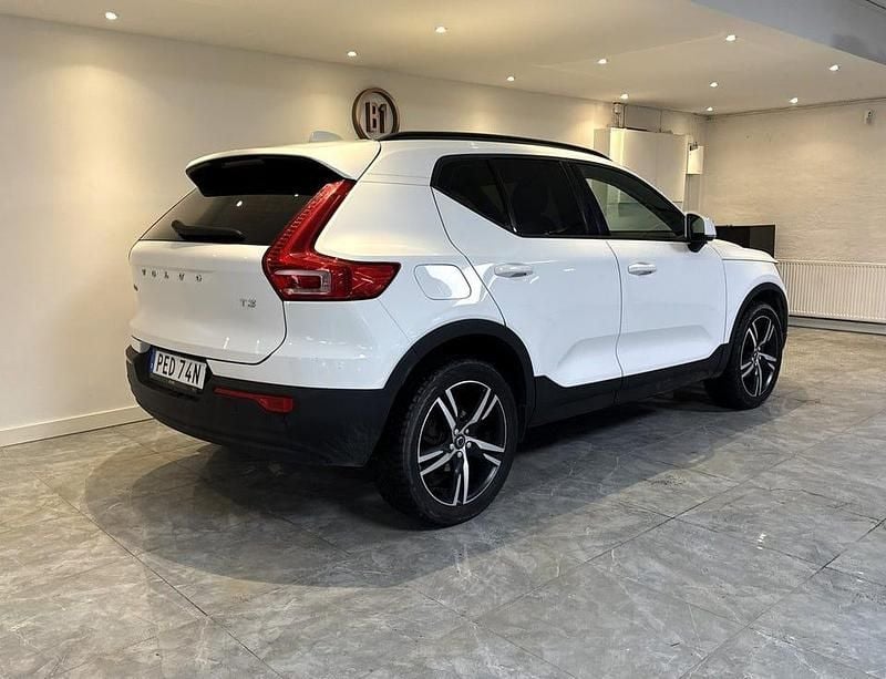 Begagnad Volvo XC40 Kinetic 163 HK (119 kW) 2019 Vit SUV