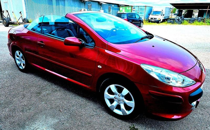 Röd Begagnad 2006 Peugeot 307 CC Cab | 49 500 kr (Lite dyr) - Bild 1/4