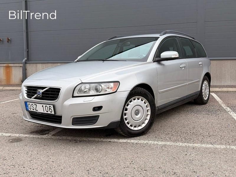 Begagnad Volvo V50 125 HK (91 kW) 2008 Ljusgrå Kombi