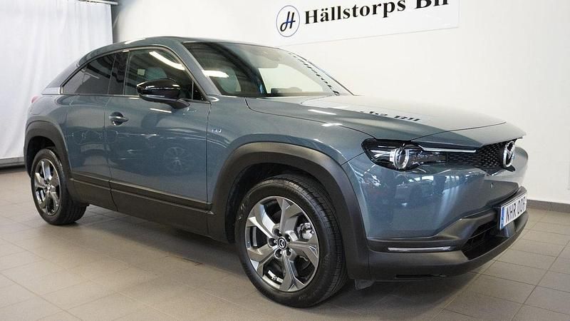 Grå Begagnad 2022 Mazda MX30 Touring SUV | 219 900 kr (Dyr) - Bild 1/4