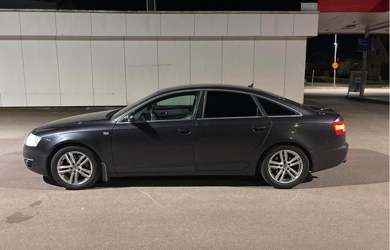 Grå Begagnad 2005 Audi A6 Sedan | 35 000 kr (Marknadspris) - Bild 1/4