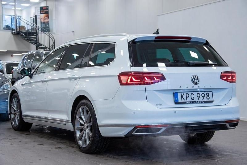 Begagnad VW Passat GTE 218 HK (160 kW) 2020 Vit Kombi