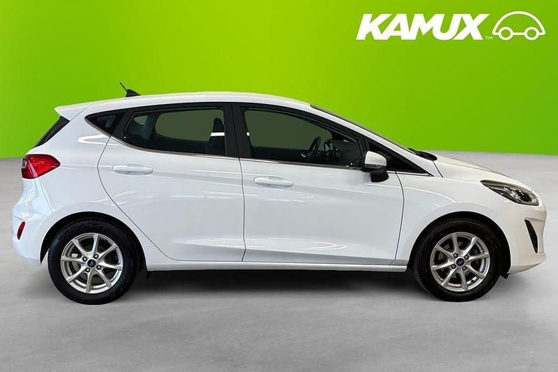 Begagnad Ford Fiesta Titanium 95 HK (69 kW) 2021 Vit Halvkombi