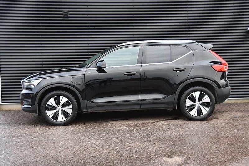 Begagnad Volvo XC40 Inscription 179 HK (131 kW) 2021 Svart SUV