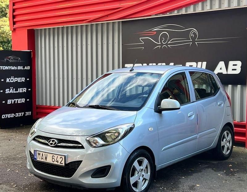 Silver Begagnad 2011 Hyundai i10 Premium Halvkombi | 44 900 kr (Marknadspris) - Bild 1/4