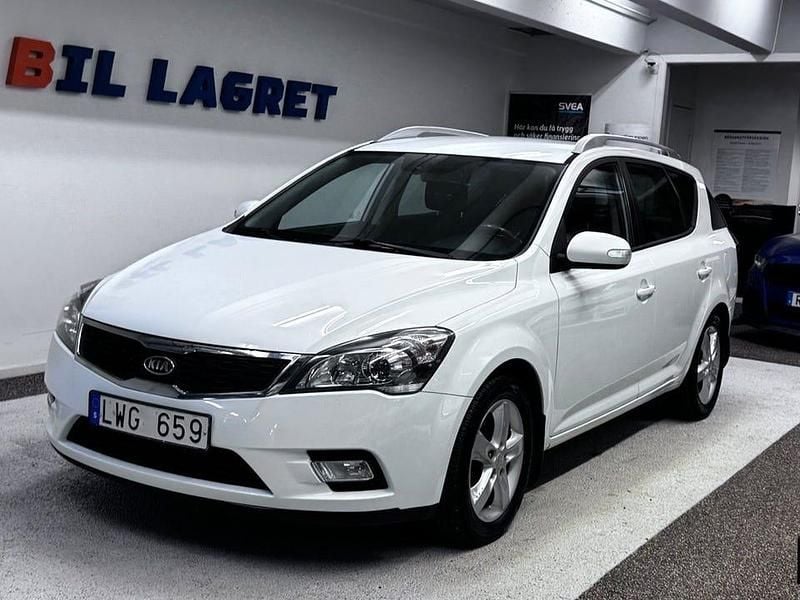 Vit Begagnad 2011 Kia Ceed Sportswagon Kombi | 39 900 kr (Marknadspris) - Bild 1/4