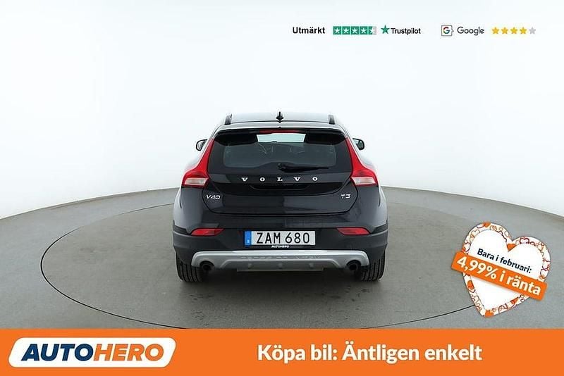 Begagnad Volvo V40 Business Edition 152 HK (111 kW) 2017 Svart Halvkombi