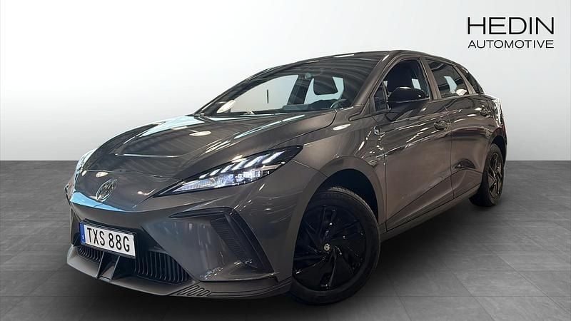 Grå (black) Begagnad 2023 MG MG4 EV Halvkombi | 254 900 kr (Marknadspris) - Bild 1/4