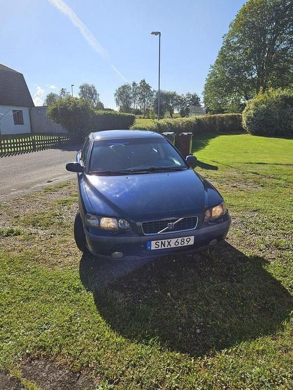 Blå Begagnad 2001 Volvo S60 Sedan | 19 500 kr (Bra pris) - Bild 1/4
