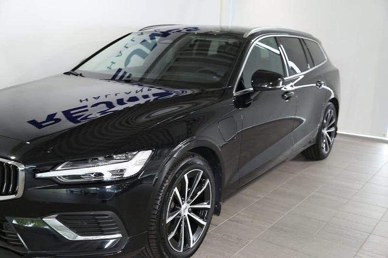 Begagnad Volvo V60 Plus 355 HK (261 kW) 2025 Svart Kombi