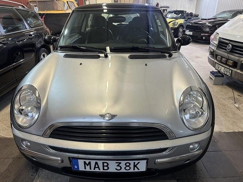 Begagnad Mini Cooper 116 HK (85 kW) 2002 Silver Halvkombi