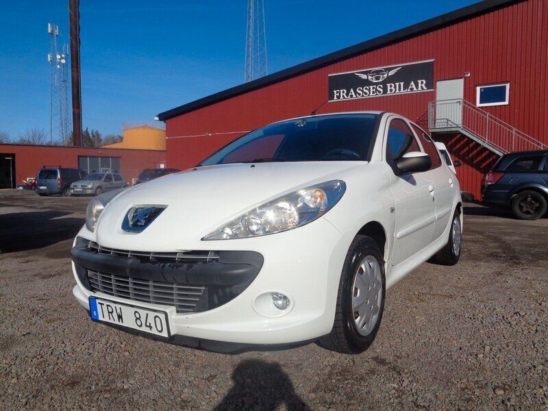 Vit Begagnad 2010 Peugeot 206+ Halvkombi | 34 900 kr (Marknadspris) - Bild 1/4