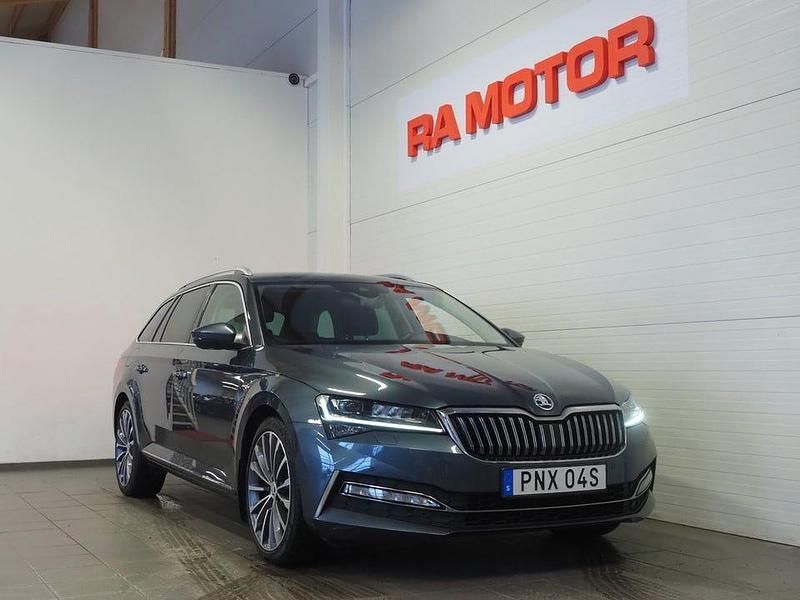 Begagnad Skoda Superb LAURIN & KLEMENT 190 HK (139 kW) 2019 Grå Kombi