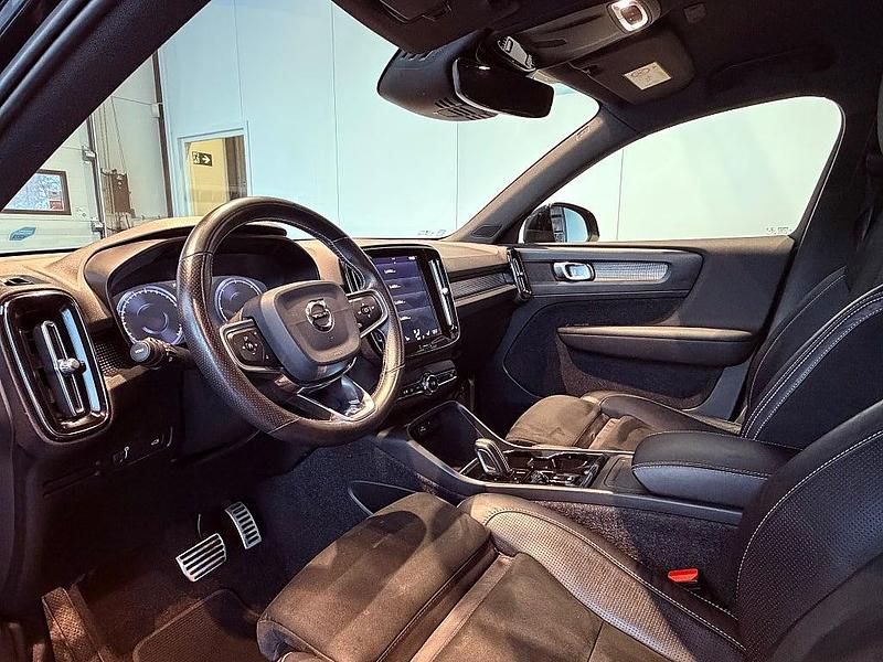 Begagnad Volvo XC40 R-Design 150 HK (110 kW) 2019 Svart SUV