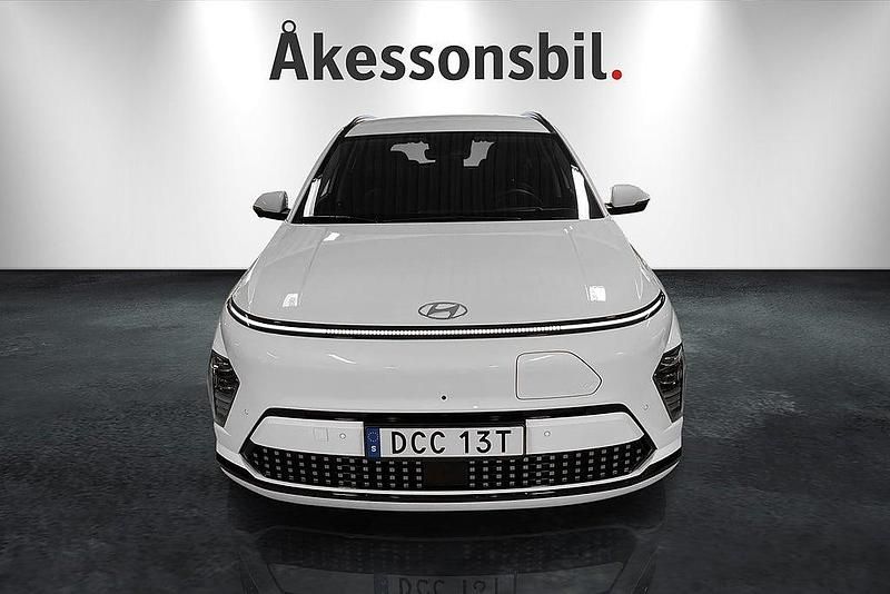 Begagnad Hyundai Kona Advanced 160 kW (218 HK) 2023 Vit SUV