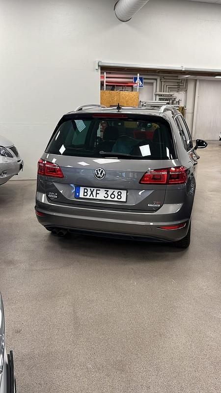 Grå/beige metallic Begagnad 2014 VW Golf VII | 130 000 kr (Bra pris) - Bild 1/4