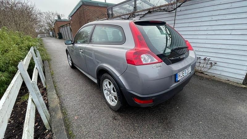 Begagnad 2008 Volvo C30 Halvkombi | 35 000 kr (Marknadspris) - Bild 1/4