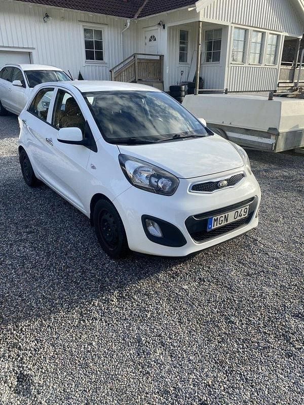 Vit Begagnad 2013 Kia Picanto Halvkombi | 44 000 kr (Marknadspris) - Bild 1/4