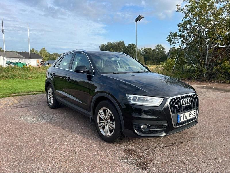 Svart Begagnad 2012 Audi Q3 Comfort SUV | 119 900 kr (Lite dyr) - Bild 1/4