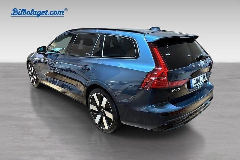 Blå Ny 2025 Volvo V60 Plus Kombi | 687 000 kr - Bild 1/4