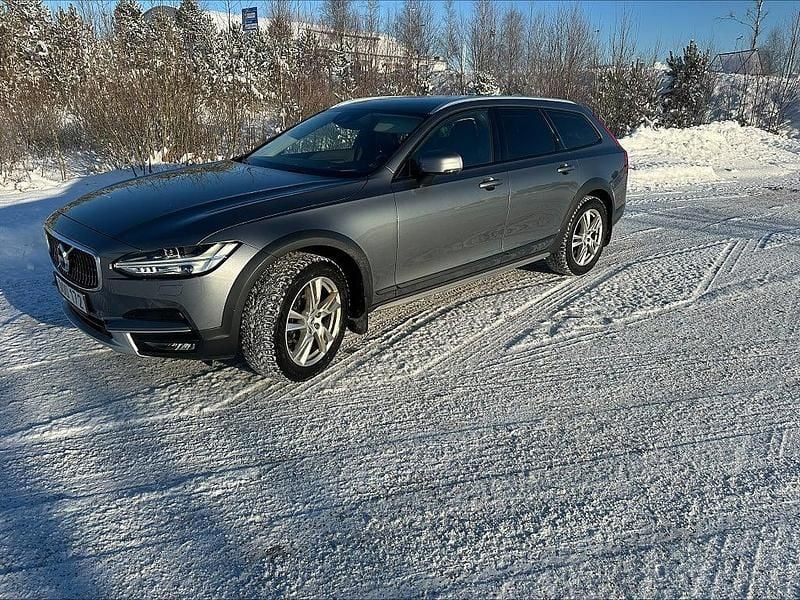 Grå Begagnad 2017 Volvo V90 CC Inscription Kombi | 289 900 kr (Superpris) - Bild 1/4
