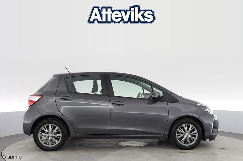 Begagnad Toyota Yaris 112 HK (82 kW) 2018 Grå
