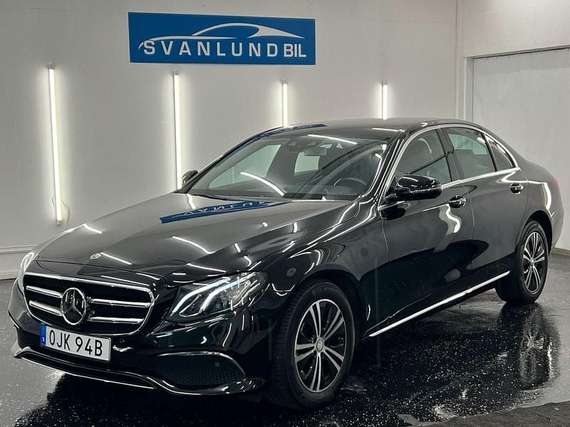 Svart Begagnad 2019 Mercedes E200 Avantgarde Sedan | 299 800 kr (Marknadspris) - Bild 1/4