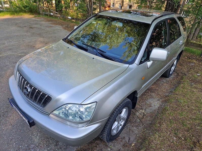 Silver Begagnad 2002 Lexus RX300 SUV | 40 000 kr - Bild 1/4