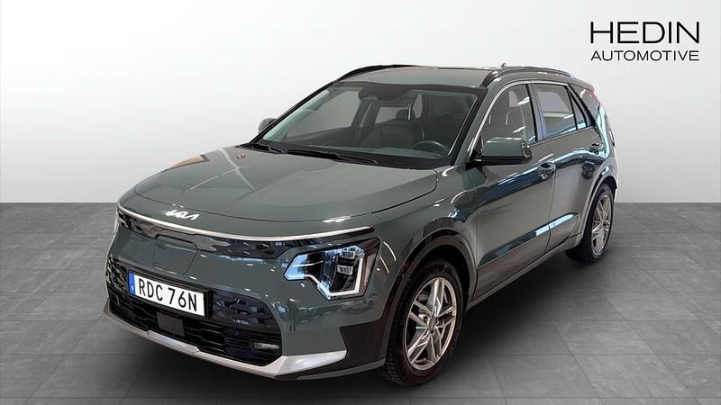 Grön Begagnad 2023 Kia e-Niro SUV | 279 900 kr - Bild 1/4