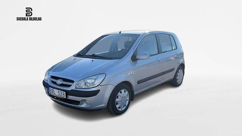 Begagnad Hyundai Getz 98 HK (72 kW) 2006 Silver Halvkombi