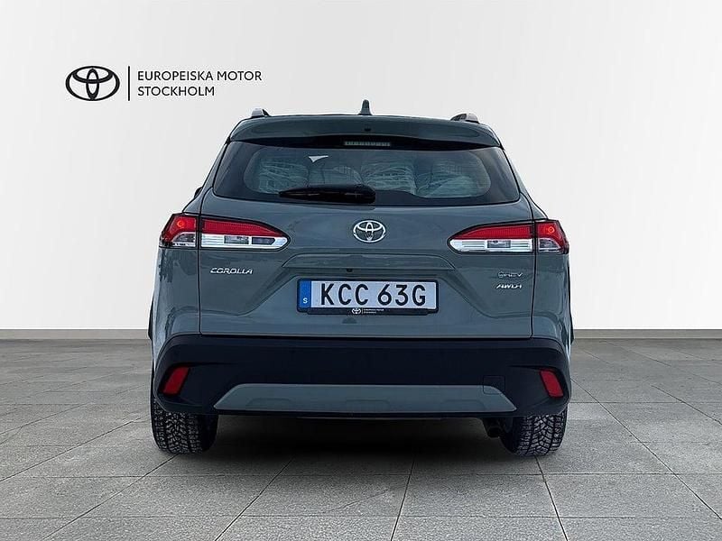 Begagnad Toyota Corolla Cross Active 197 HK (144 kW) 2025 Grön SUV