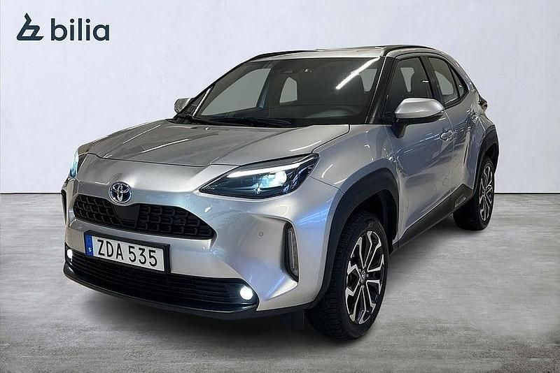 Silver Begagnad 2023 Toyota Yaris Cross Active SUV | 279 900 kr (Marknadspris) - Bild 1/4