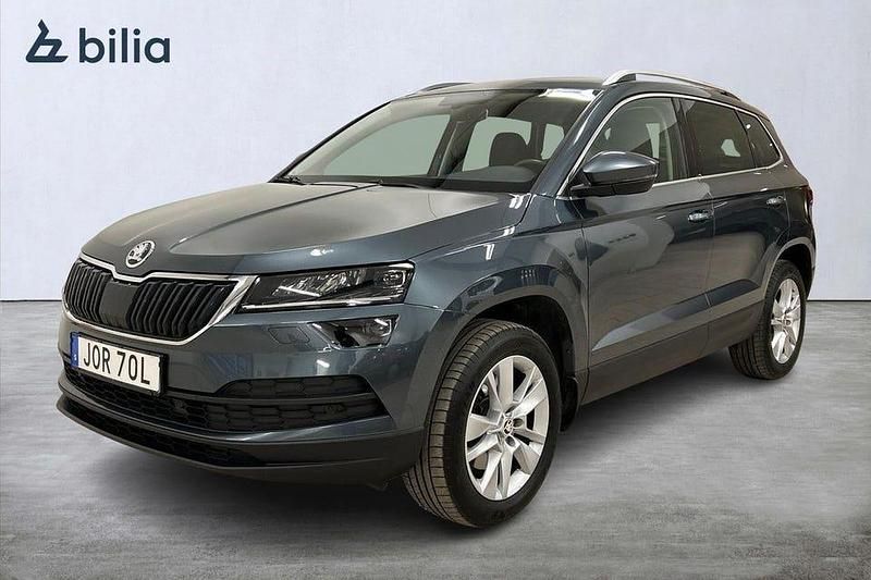 Quartz grey metallic Begagnad 2020 Skoda Karoq Style SUV | 245 500 kr (Marknadspris) - Bild 1/4