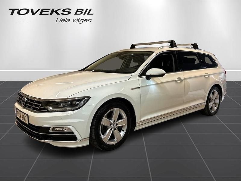 Vit Begagnad 2017 VW Passat | 229 000 kr (Lite dyr) - Bild 1/4