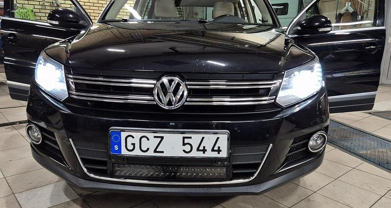 Svart Begagnad 2012 VW Tiguan SUV | 118 000 kr (Lite dyr) - Bild 1/4