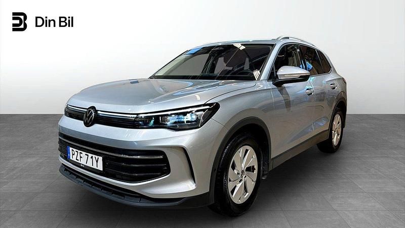Silver Begagnad 2024 VW Tiguan Life SUV | 369 900 kr (Lite dyr) - Bild 1/4