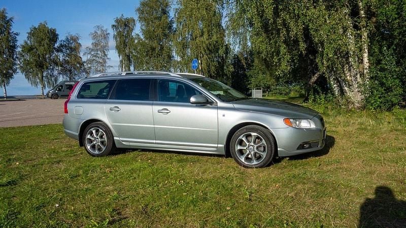 Silver Begagnad 2012 Volvo V70 Ocean Race Kombi | 89 000 kr (Bra pris) - Bild 1/4