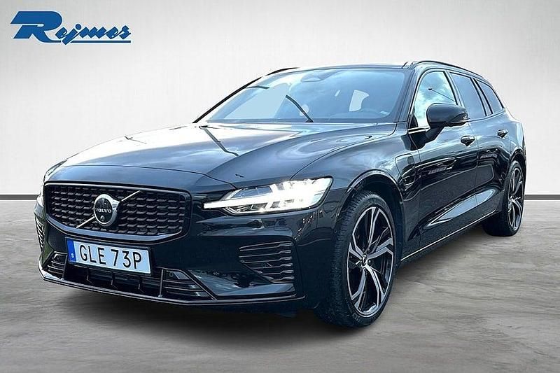 Svart Begagnad 2024 Volvo V60 Plus Kombi | 459 900 kr (Marknadspris) - Bild 1/4