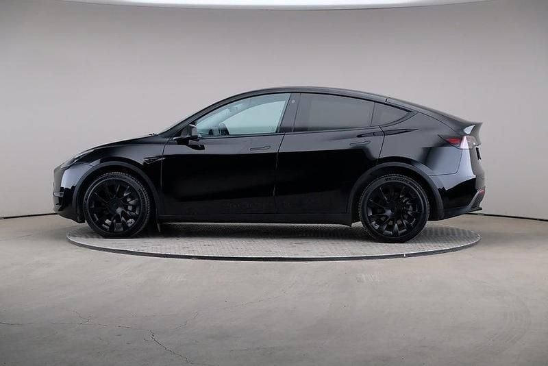 Begagnad Tesla Model Y Long Range AWD 378 kW (514 HK) 2022 Svart SUV