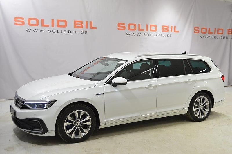 Begagnad VW Passat GTE 218 HK (160 kW) 2019 Vit Kombi