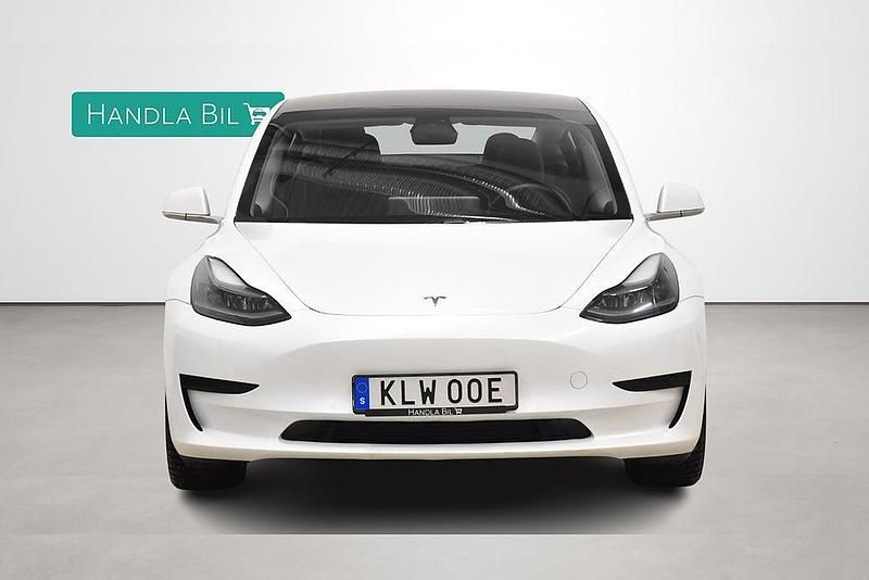 Begagnad Tesla Model 3 Standard Range Plus 239 kW (325 HK) 2020 Vit Sedan