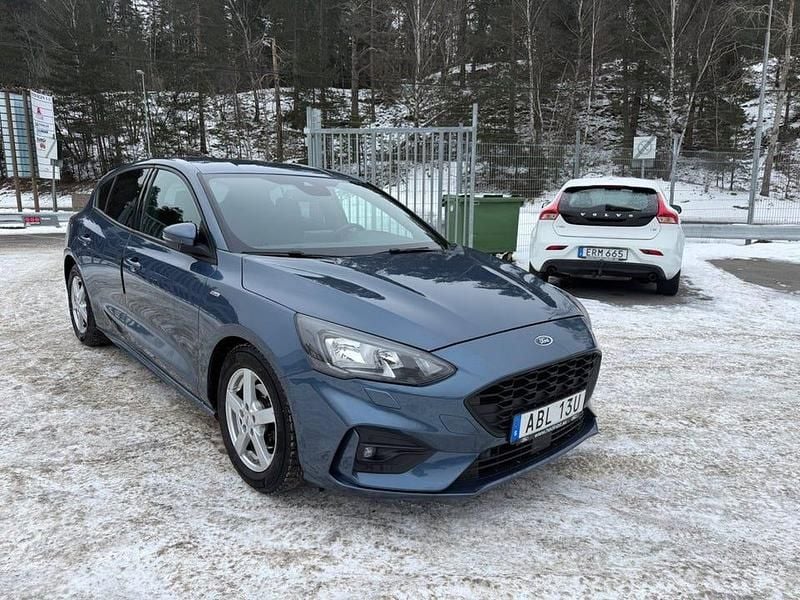 Blå Begagnad 2019 Ford Focus ST-Line Halvkombi | 159 900 kr (Marknadspris) - Bild 1/4